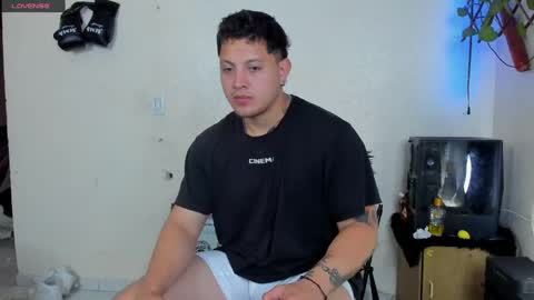 Snapshot of kaledd_musclee chatting on March 4, 8:27 pm Kaledd musclees room Master online show from March 4, 8:27 pm