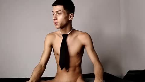 kaleth  online show from October 8, 7:25 am