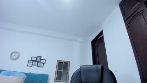 Kamilalopez online show from November 1, 10:53 pm