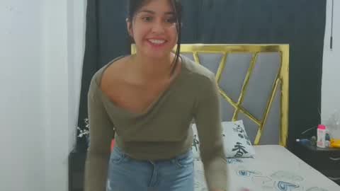 kamgomezxox online show from March 5, 3:29 am