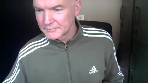 Robbie online show from December 23, 12:08 pm