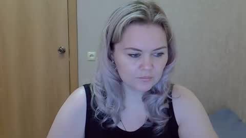 karennelsonx online show from March 9, 9:36 am