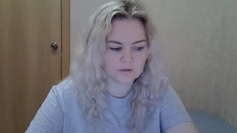 karennelsonx online show from February 8, 11:46 am