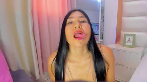 Snapshot of karinagomezxxx chatting on September 24, 2:02 pm Karina Gomez online show from September 24, 2:02 pm