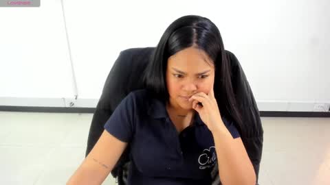 karla_cg online show from October 29, 3:47 pm