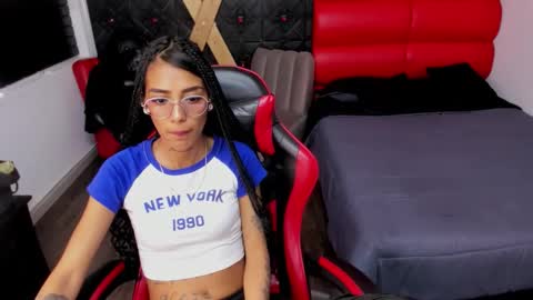 karlaslutskinny__ online show from May 15, 11:23 pm