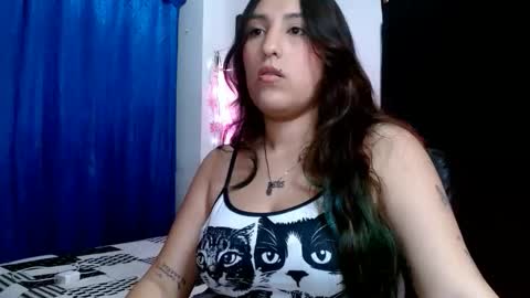 karly_lovex_ online show from April 25, 2:36 am