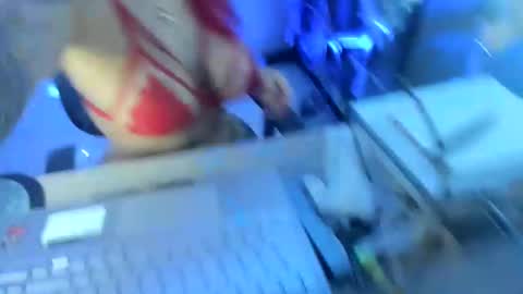 Snapshot of karol_milf__ chatting on December 22, 5:10 pm kAROL MILF   online show from December 22, 5:10 pm