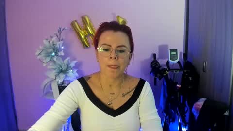 Snapshot of karol_milf__ chatting on December 18, 12:43 am kAROL MILF   online show from December 18, 12:43 am