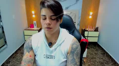 Karol and Luna online show from March 4, 7:44 pm