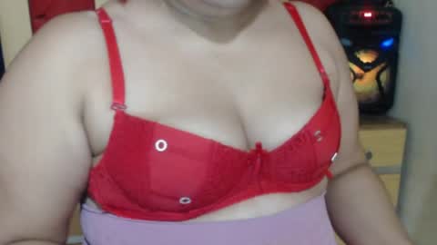 karolbb21 online show from June 10, 1:32 pm