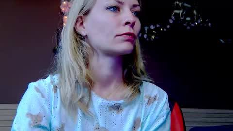 karoline121 online show from December 20, 8:32 am