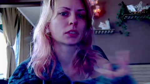 karoline121 online show from December 4, 10:48 am