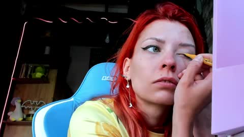 karoline121 online show from April 7, 5:31 am