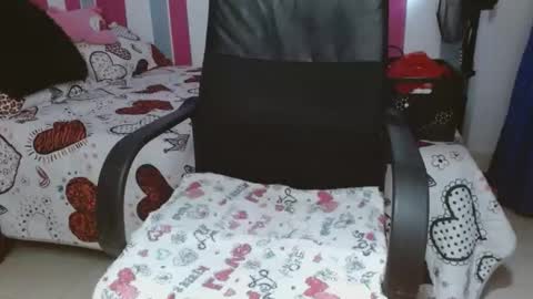 Snapshot of karoline_lov2 chatting on October 21, 11:41 pm karoline_lov2 online show from October 21, 11:41 pm