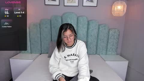 Snapshot of karoll_santos chatting on March 11, 9:56 am Karol Santos online show from March 11, 9:56 am