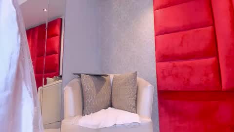 Kasandra Hall online show from December 13, 11:44 pm