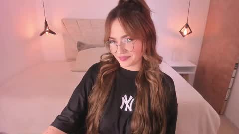 K A T A  H O O T online show from February 28, 8:35 pm