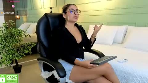 Kat online show from November 13, 12:52 pm