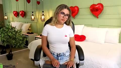 Kat online show from February 9, 12:31 pm