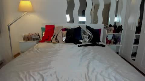 kate_redgar online show from March 3, 1:34 pm