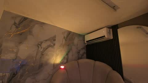 Im Katherine but call me Kate  online show from April 11, 12:20 pm