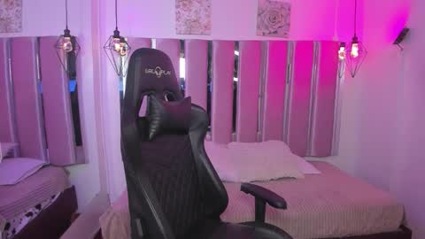 KATIA  online show from January 13, 4:04 pm