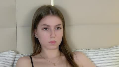 katiereeves online show from October 22, 7:04 pm