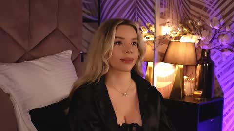 KatJolie online show from December 3, 9:37 pm