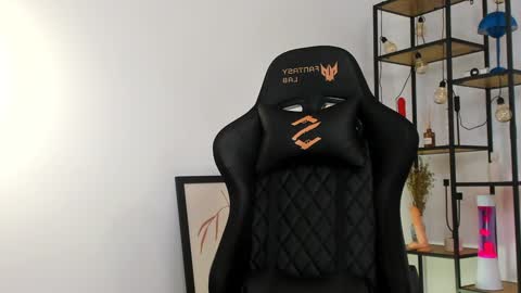 Snapshot of katrinewest chatting on December 26, 11:46 pm Katrin online show from December 26, 11:46 pm