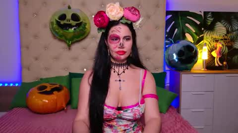KattieSims online show from October 31, 7:25 pm