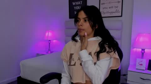 Snapshot of katy_contreras chatting on February 11, 10:58 am katy_contreras online show from February 11, 10:58 am