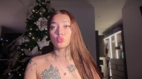 Snapshot of katy_monrroy chatting on December 31, 1:47 am Emily online show from December 31, 1:47 am