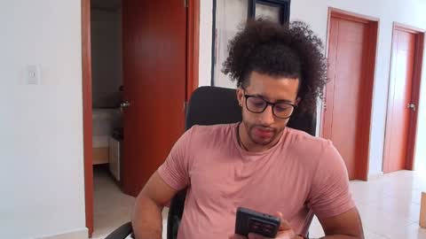 Snapshot of kaurilop chatting on December 30, 2:08 pm Kauri Lop online show from December 30, 2:08 pm