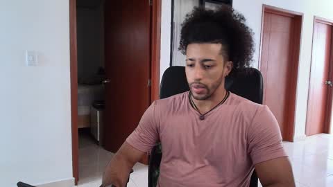 Snapshot of kaurilop chatting on December 30, 8:15 pm Kauri Lop online show from December 30, 8:15 pm