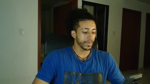 Snapshot of kaurilop chatting on December 2, 3:40 am Kauri Lop online show from December 2, 3:40 am