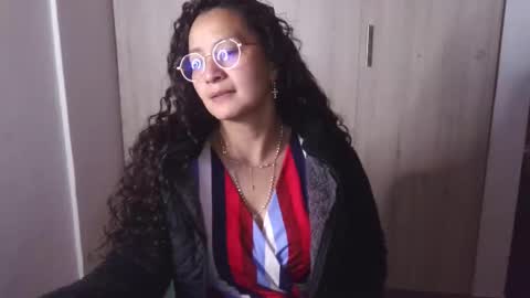  Khawit  online show from February 27, 9:14 pm