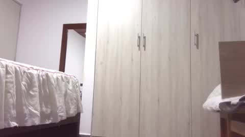  Khawit  online show from October 15, 3:57 pm