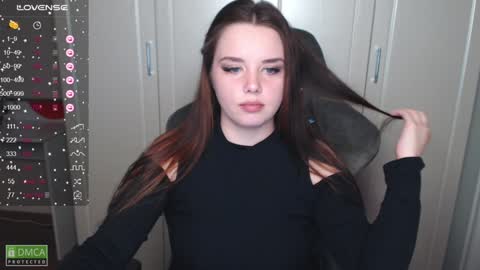 Snapshot of kayacherry chatting on December 4, 12:02 am Alice online show from December 4, 12:02 am