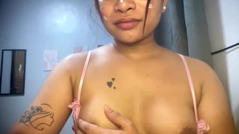 kaycee_wild online show from January 17, 9:30 am