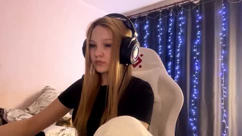 Amia online show from February 28, 3:38 pm