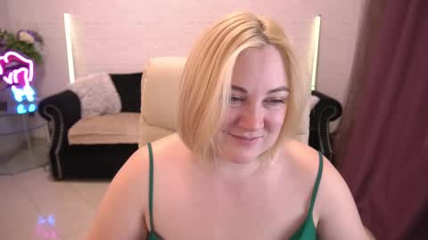 Kayla online show from February 24, 5:53 pm