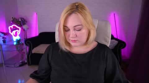 Kayla online show from February 2, 2:13 pm