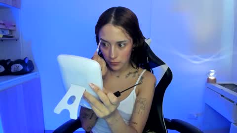 kaylie online show from May 5, 10:48 pm