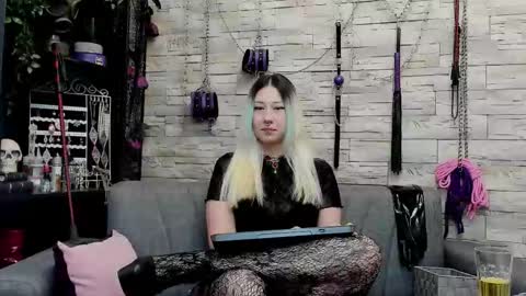 Miss Kazia online show from March 27, 2:28 am