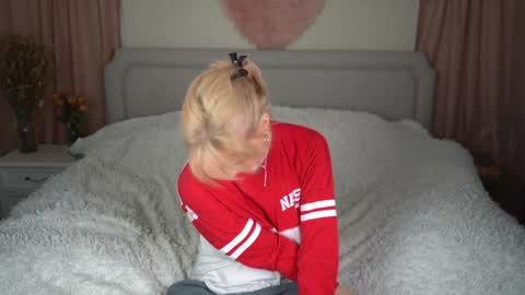 EliandKylie online show from December 19, 4:19 am