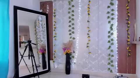 kelly__thomson online show from April 5, 2:14 pm