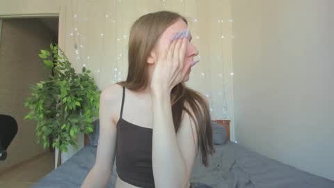 kelly_gerzikaaa online show from April 4, 6:42 am