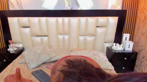 kelly_swift online show from February 24, 3:42 am