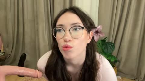 Kelly online show from December 16, 8:15 pm